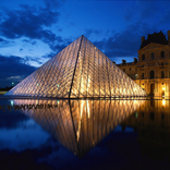 La Piramide Louvre